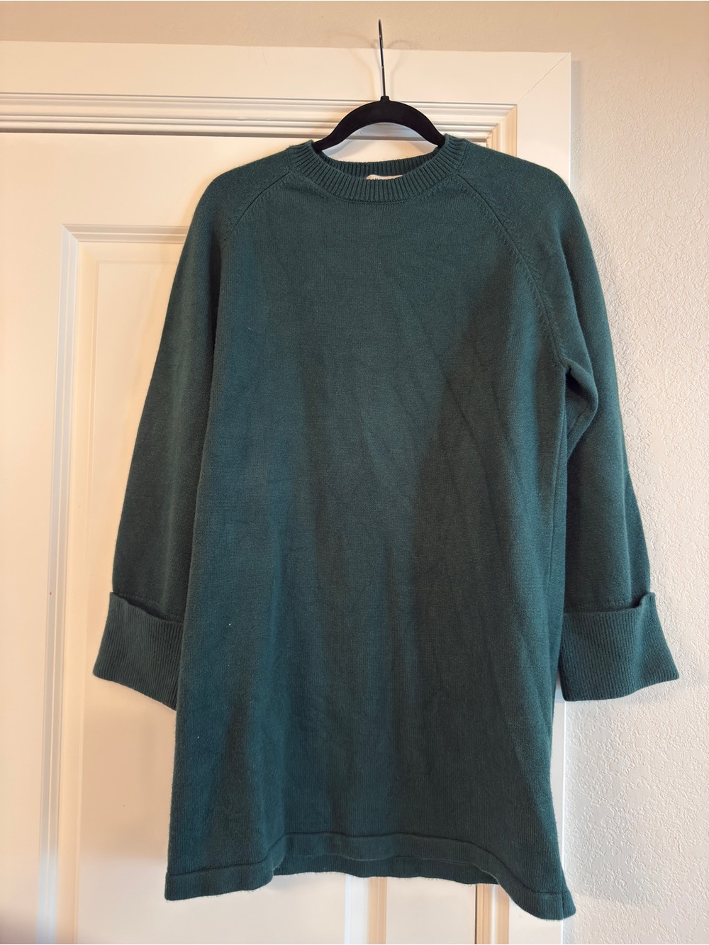AVARA Green Knit Crewneck Sweater